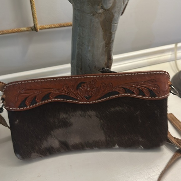 American Darling Crossbody Bag - Picture 3 of 8